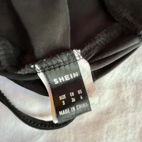 SHEIN SKELETON PRINT CROP CAMI TOP - Picture 3 of 4